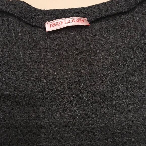 Cold Shoulder Gray Waffle Knit Top - Picture 4 of 4